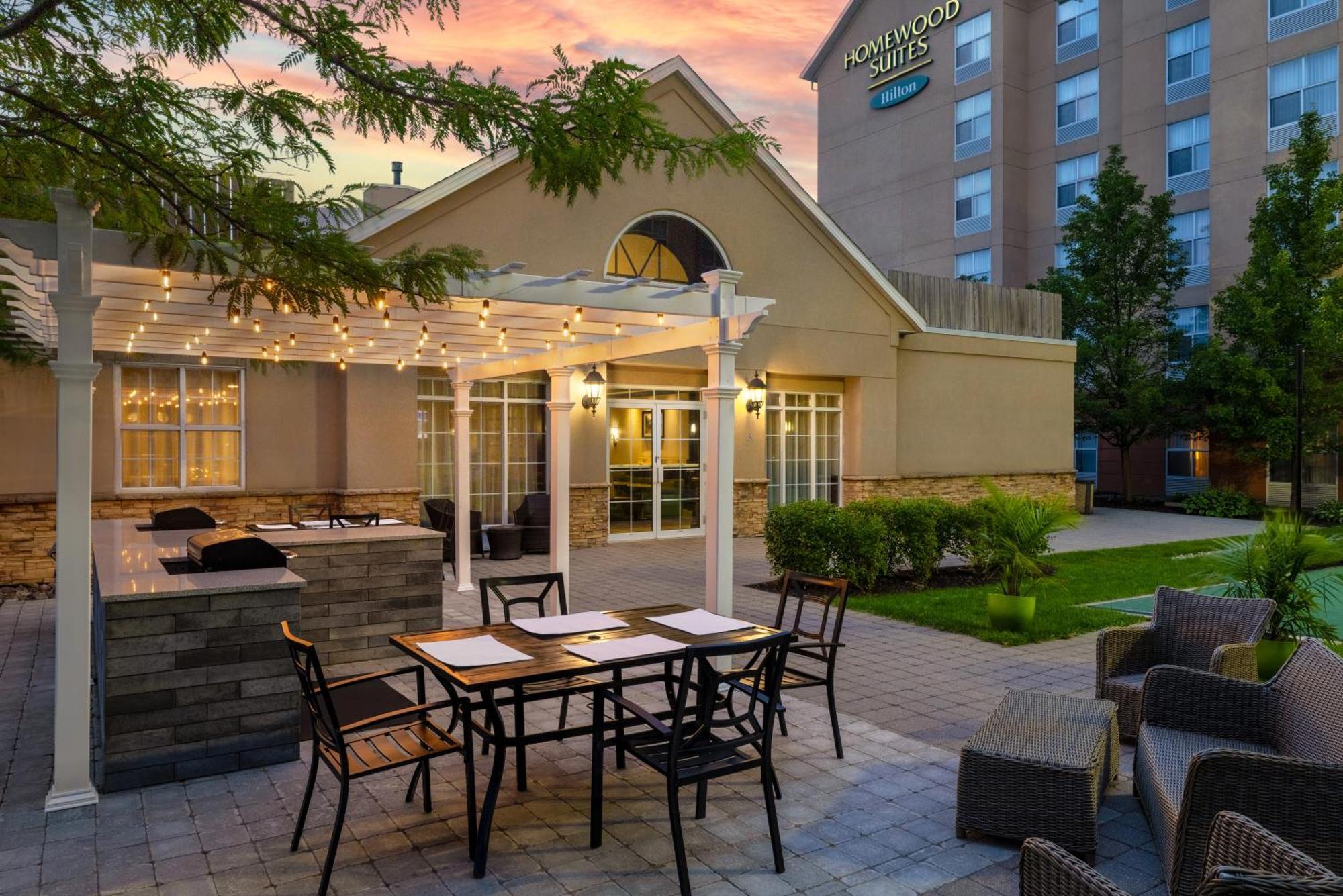 Homewood Suites By Hilton Cambridge-Waterloo, Ontario Exterior foto